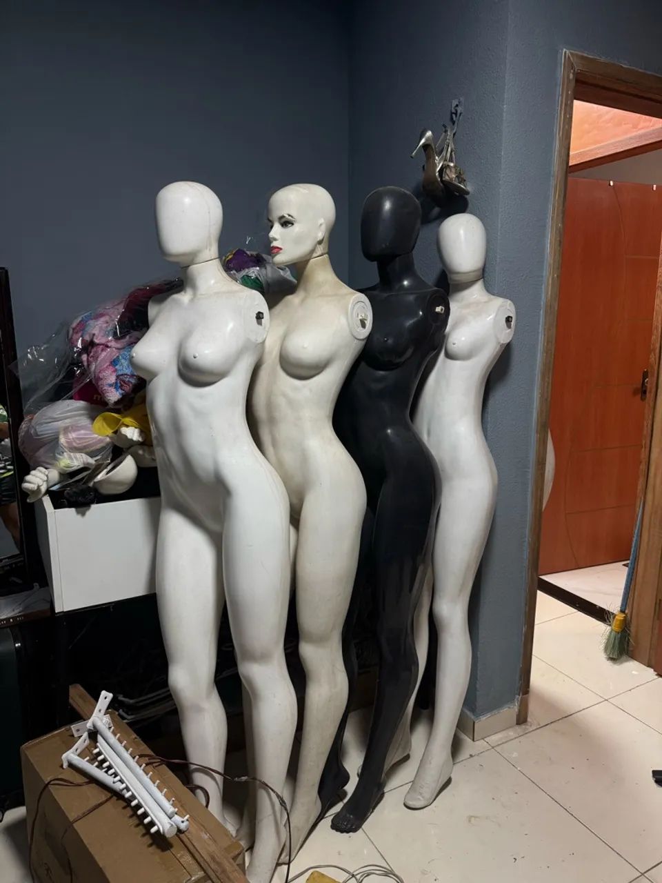 Manequins, araras e provador  - Foto 2