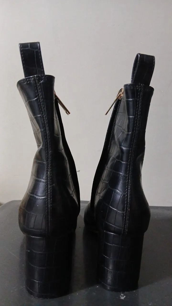 BOTA PRETA