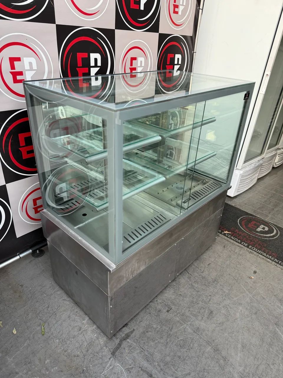 VENDO UMA VITRINE EXPOSITORA QUENTE E FRIA  LUJONE  - Foto 2