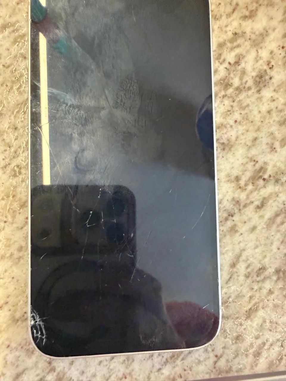 iPhone 16e 128GB branco c/ detalhes  - Foto 4