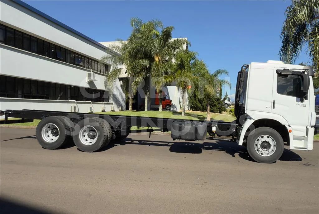 VOLKSWAGEN CONSTELLATION 24-280 CRM 6X2, ANO 2014/15 - Foto 3