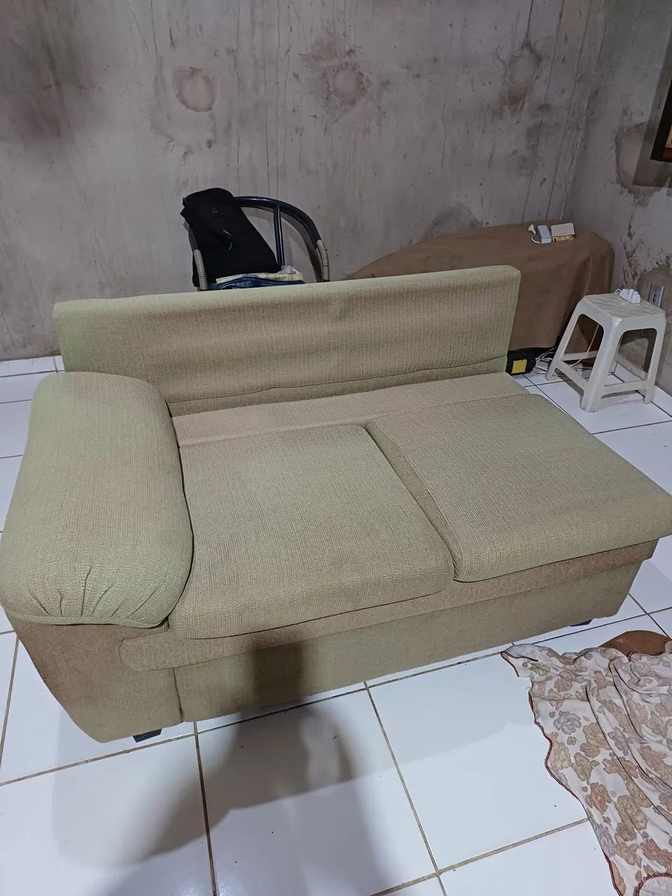 Doa-se sofa 2 lugares. 