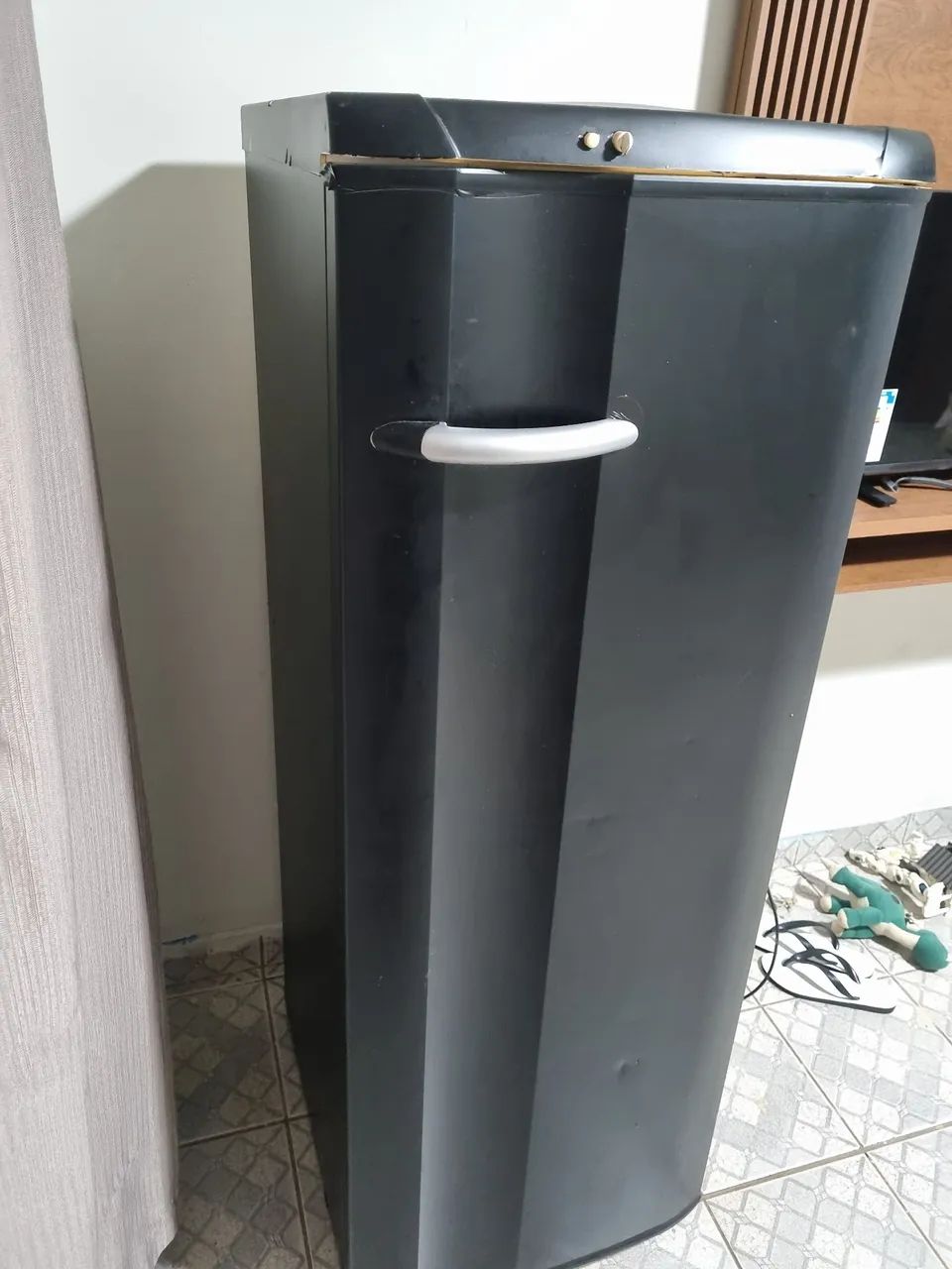 Geladeira simples ( funcionando perfeitamente) ENTREGA GRATIS (CONSULTAR) - Foto 4