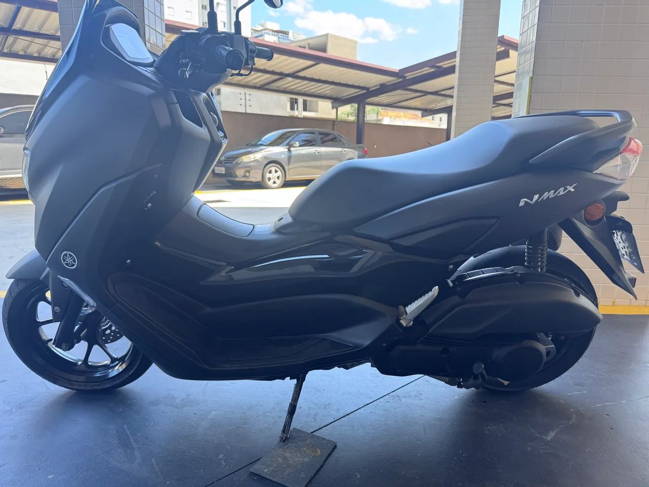 Moto NMAX 