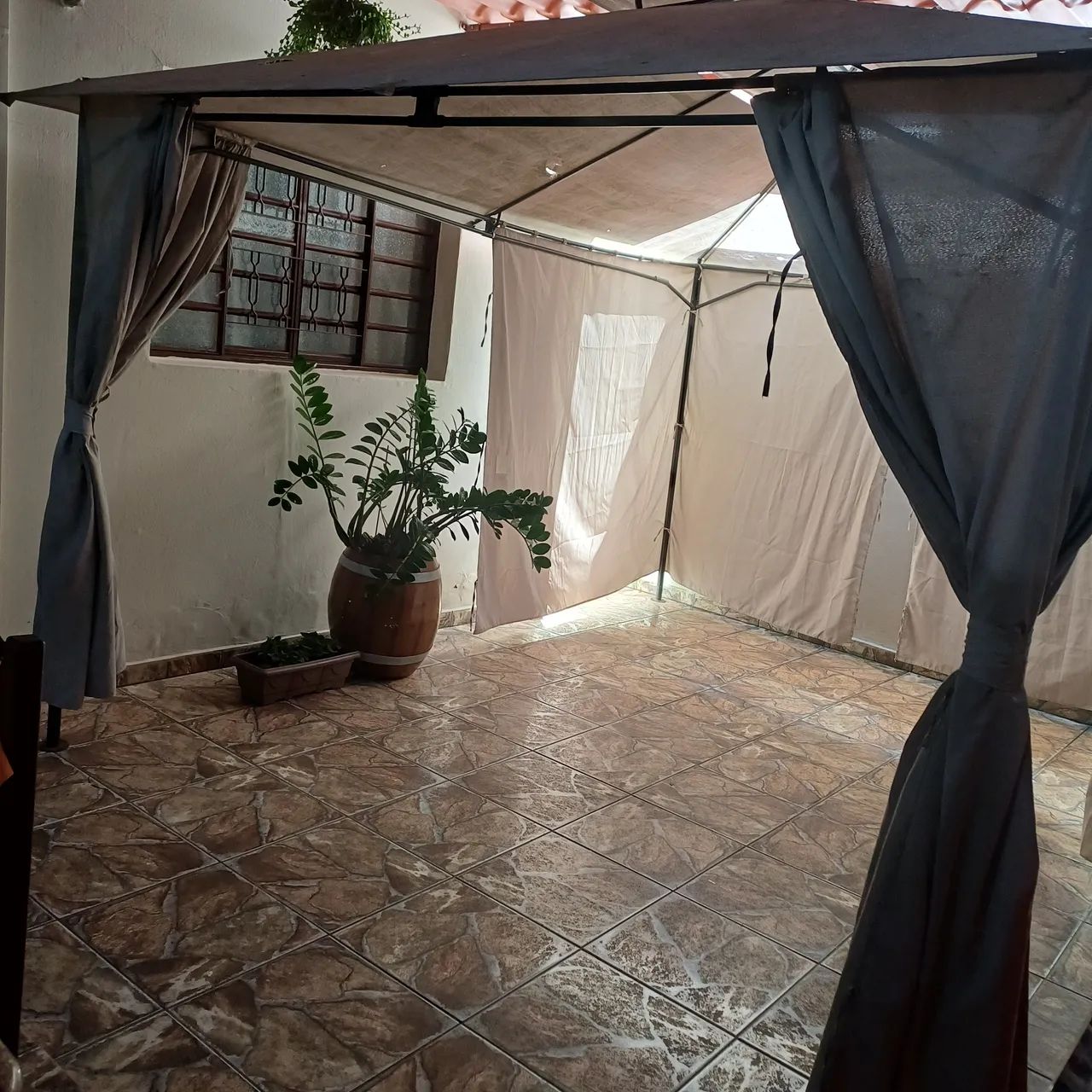 Tenda Gazebo com cortinas. - Foto 3