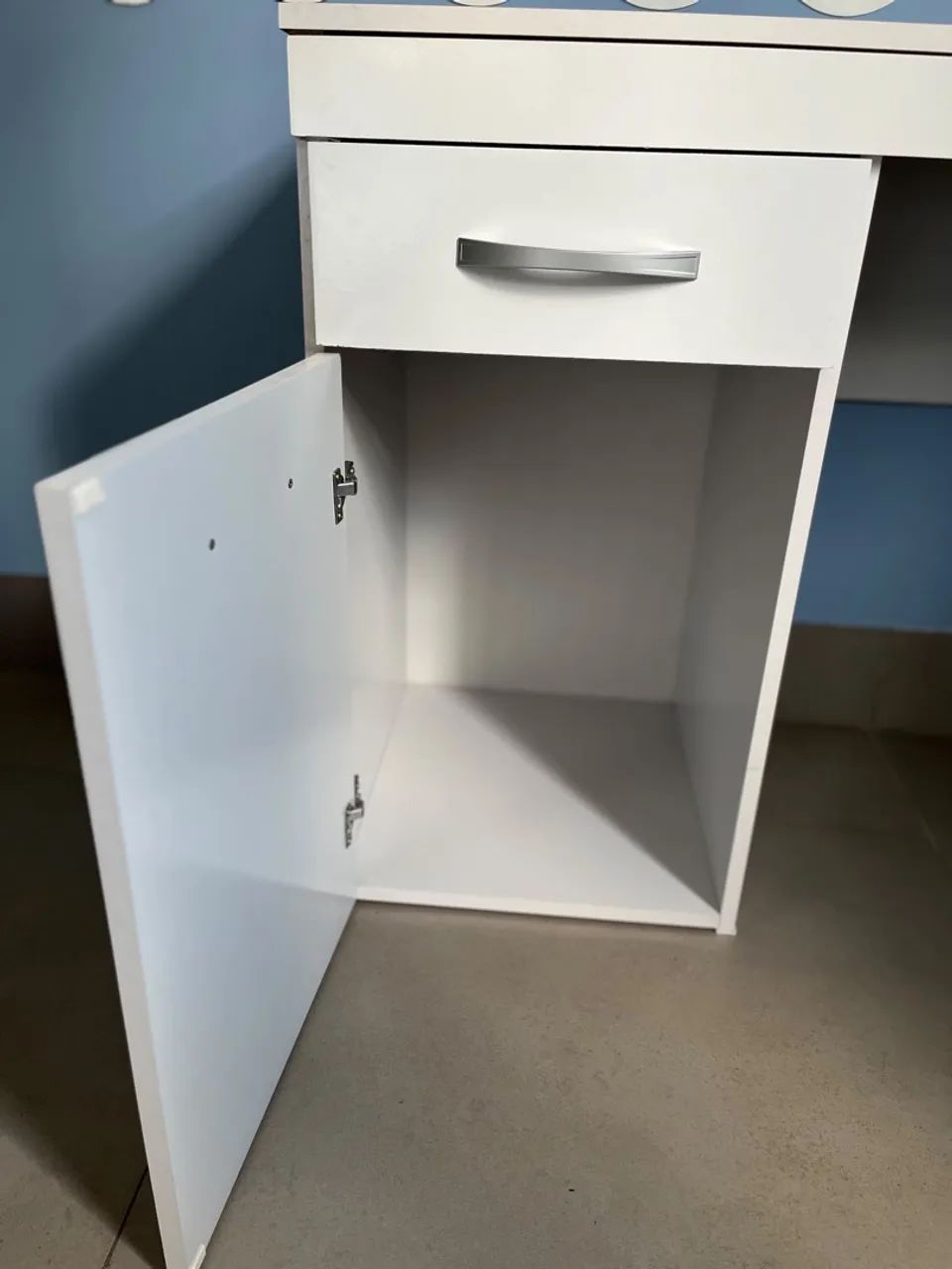 Vendo escrivaninha branca 1,2m - Foto 3