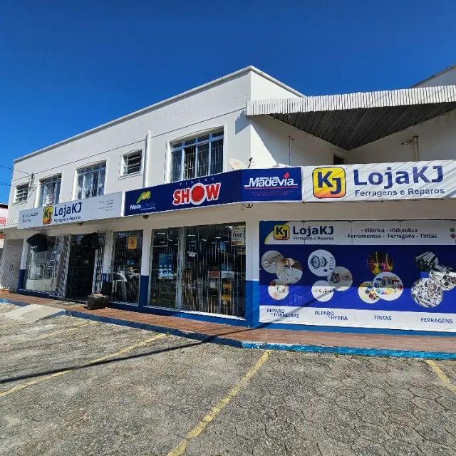 Loja de materiais de construção e ferragens 