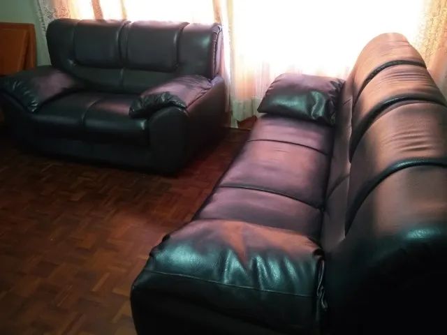 Sofá 2 e 3 Lugares Courvin Cor Verde Conservado - Foto 2