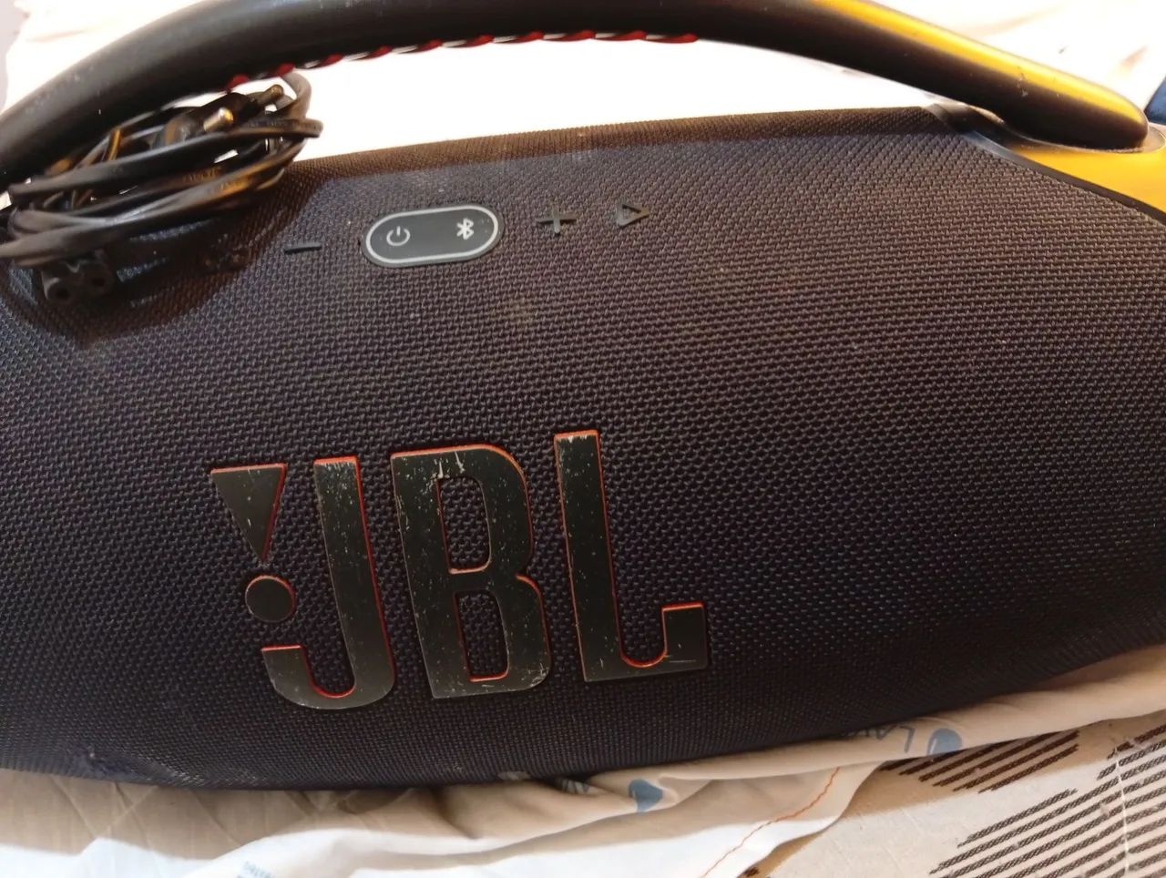 Caixa de som JBL semi nova - Foto 2