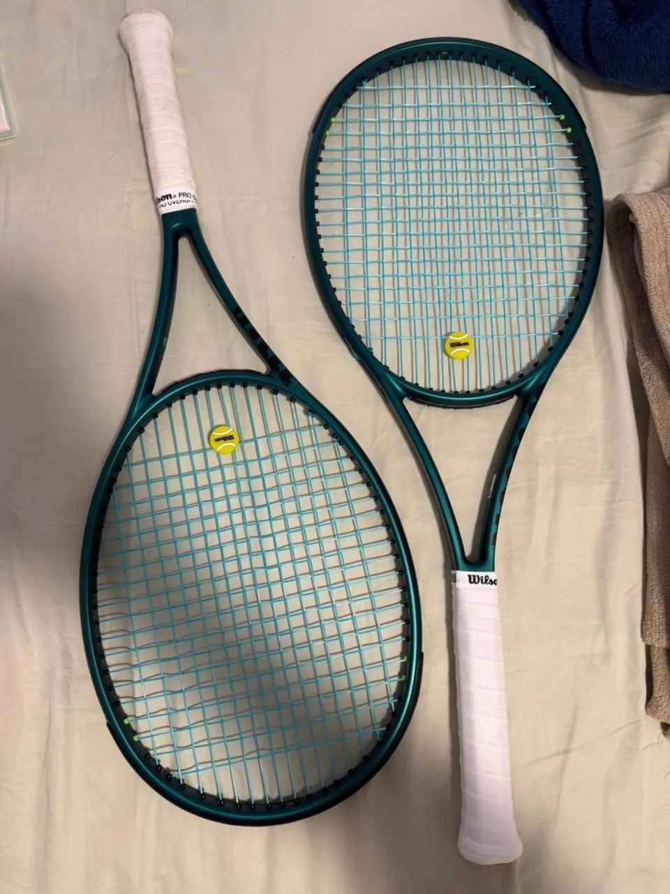 Par de raquete de Tênis Blade 98 V9 16x19 - Mochila Blade V9 e Raqueteira Tour Blade V9 X9 - Foto 3