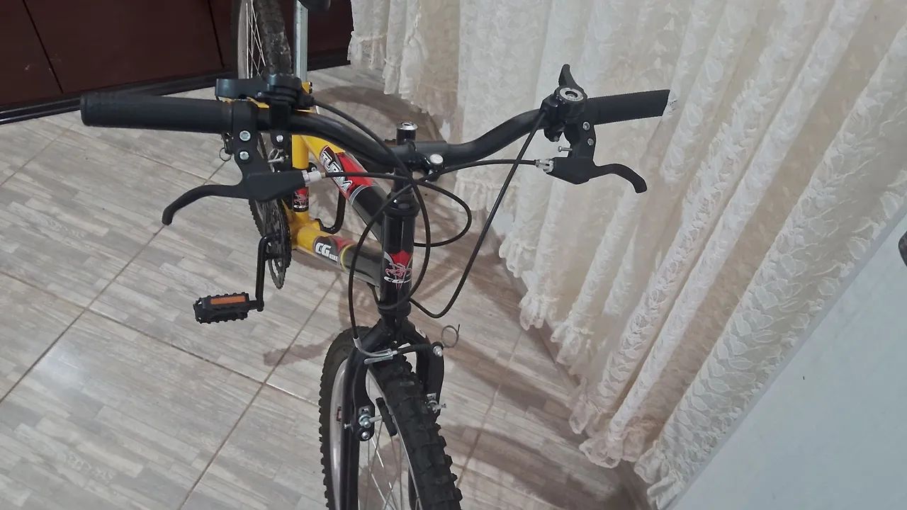 Bicicleta aro 24 semi nova - Foto 4