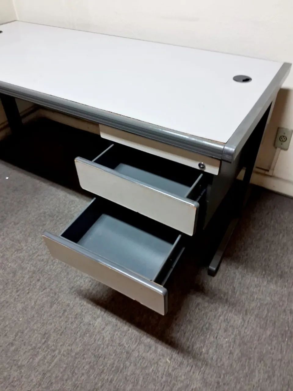 Mesa de Escritório Cinza - Foto 2