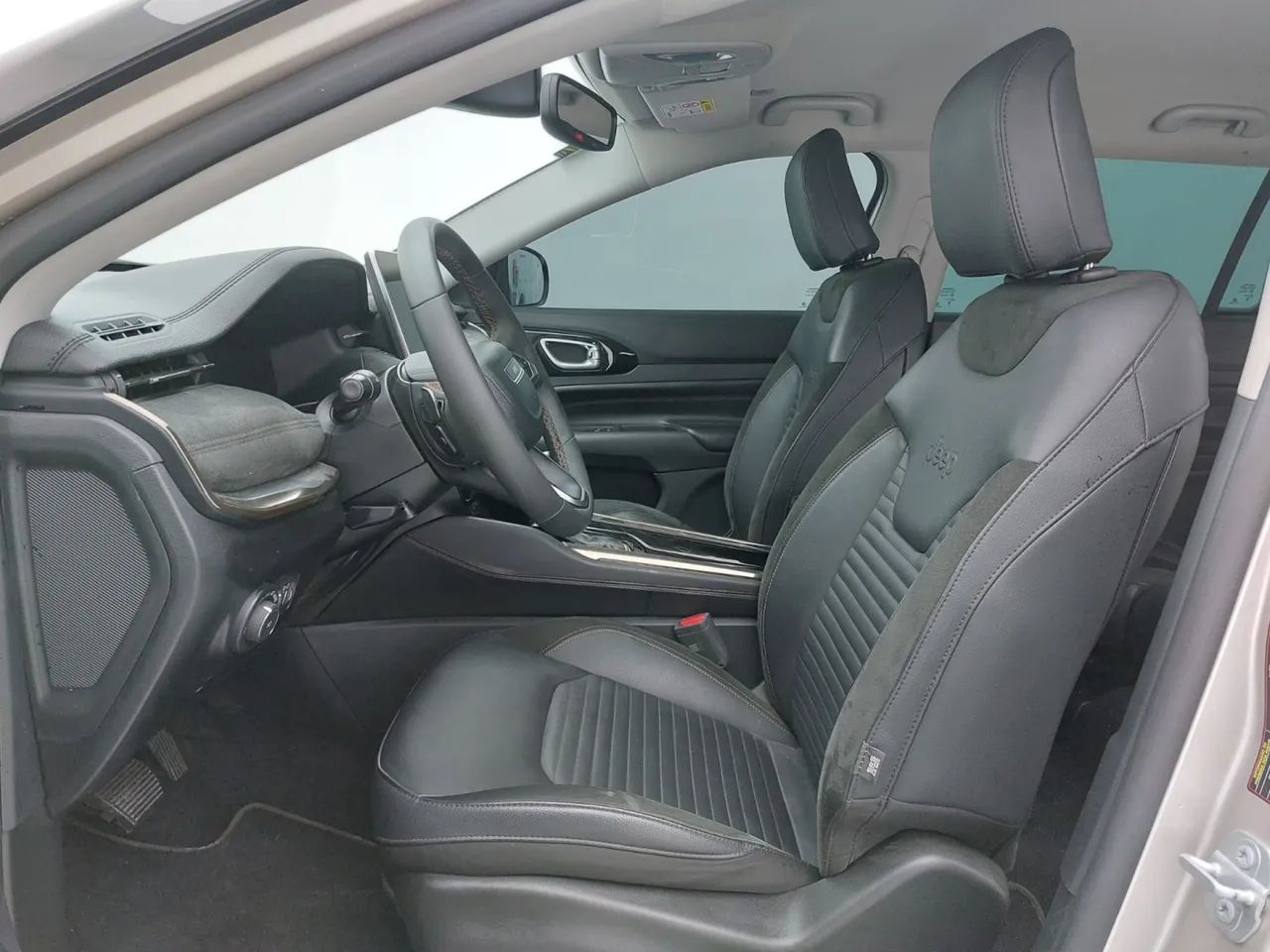 Jeep Commander Limited T270 1.3 TB Flex Aut., foto 16 de 18