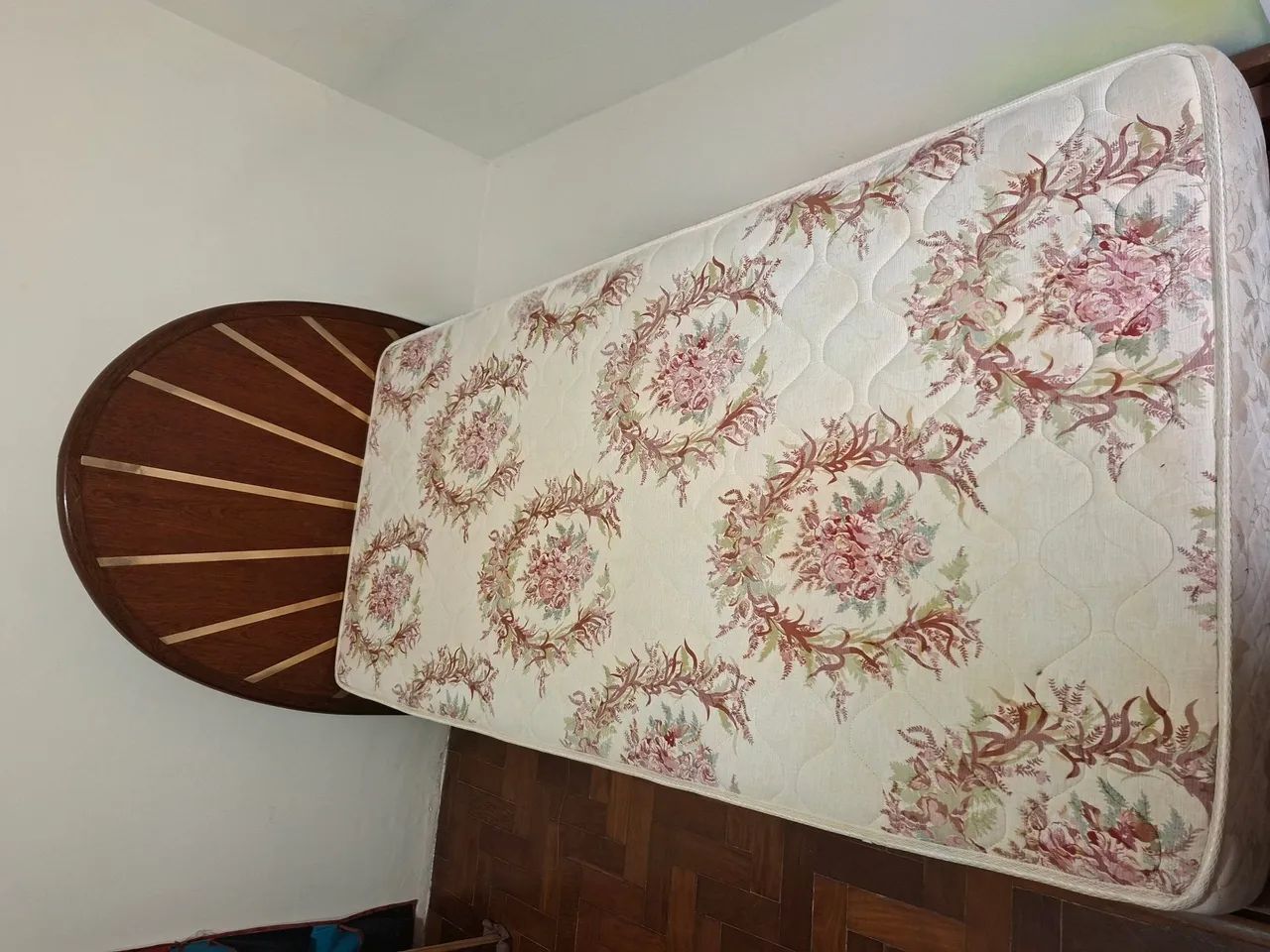 Cama antiga com colchao - Foto 3