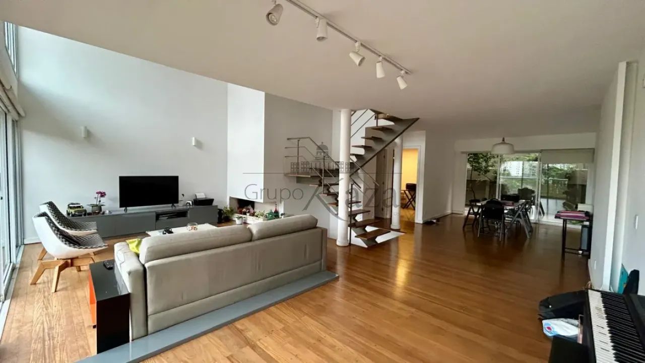 Casa em Condomínio - Real Parque - 3 Dormitórios - 372m². - Foto 5