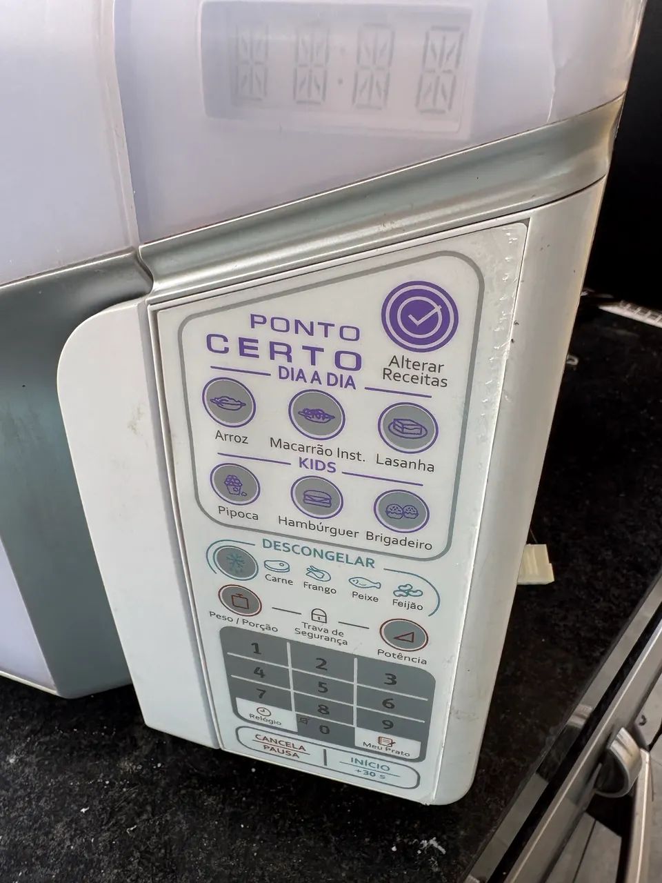 Forno microondas mep37 aperta o botão e não vai 