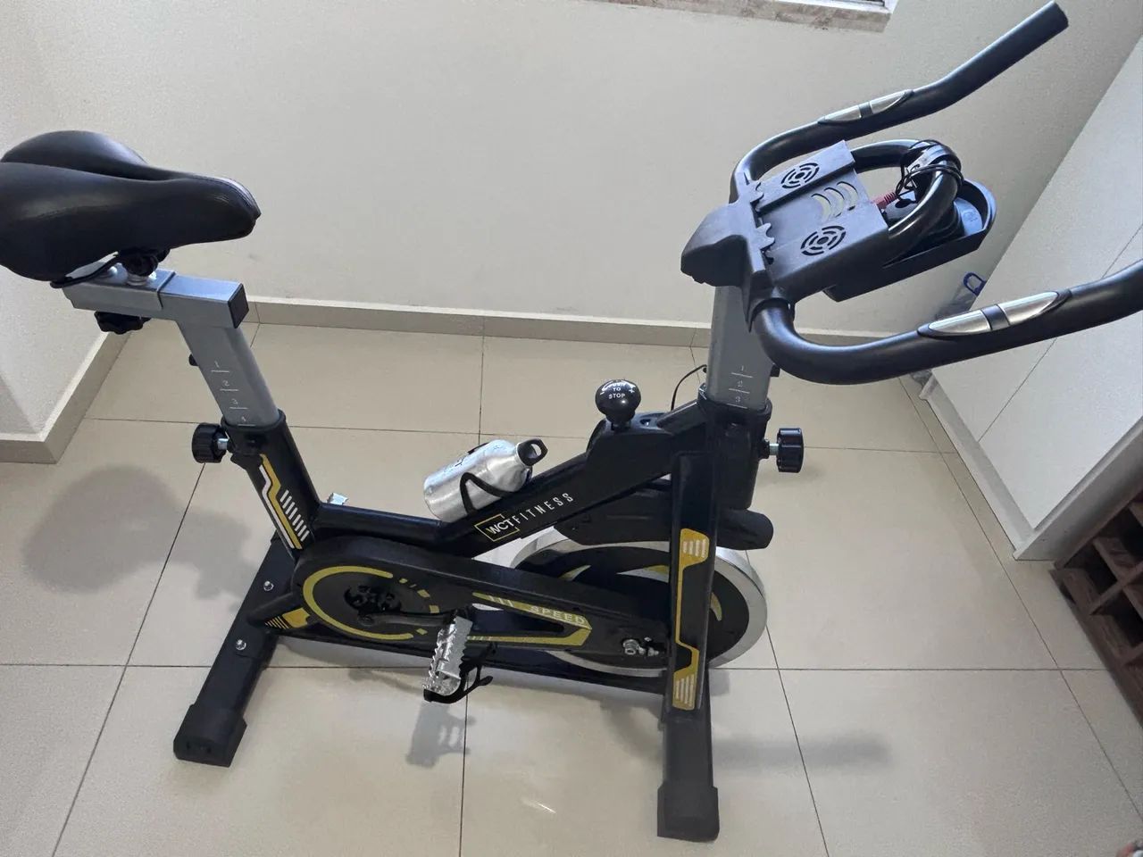 Bicicleta Spinning com roda de inércia 13k