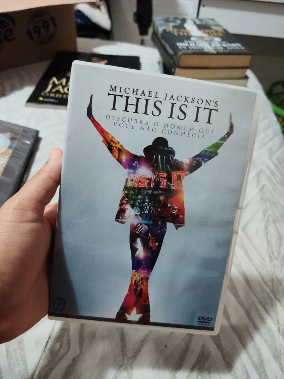MICHAEL JACKSON DOCUMENTÁRIO + THIS IS IT (USADO/CONSERVADO) DVD  - Foto 2
