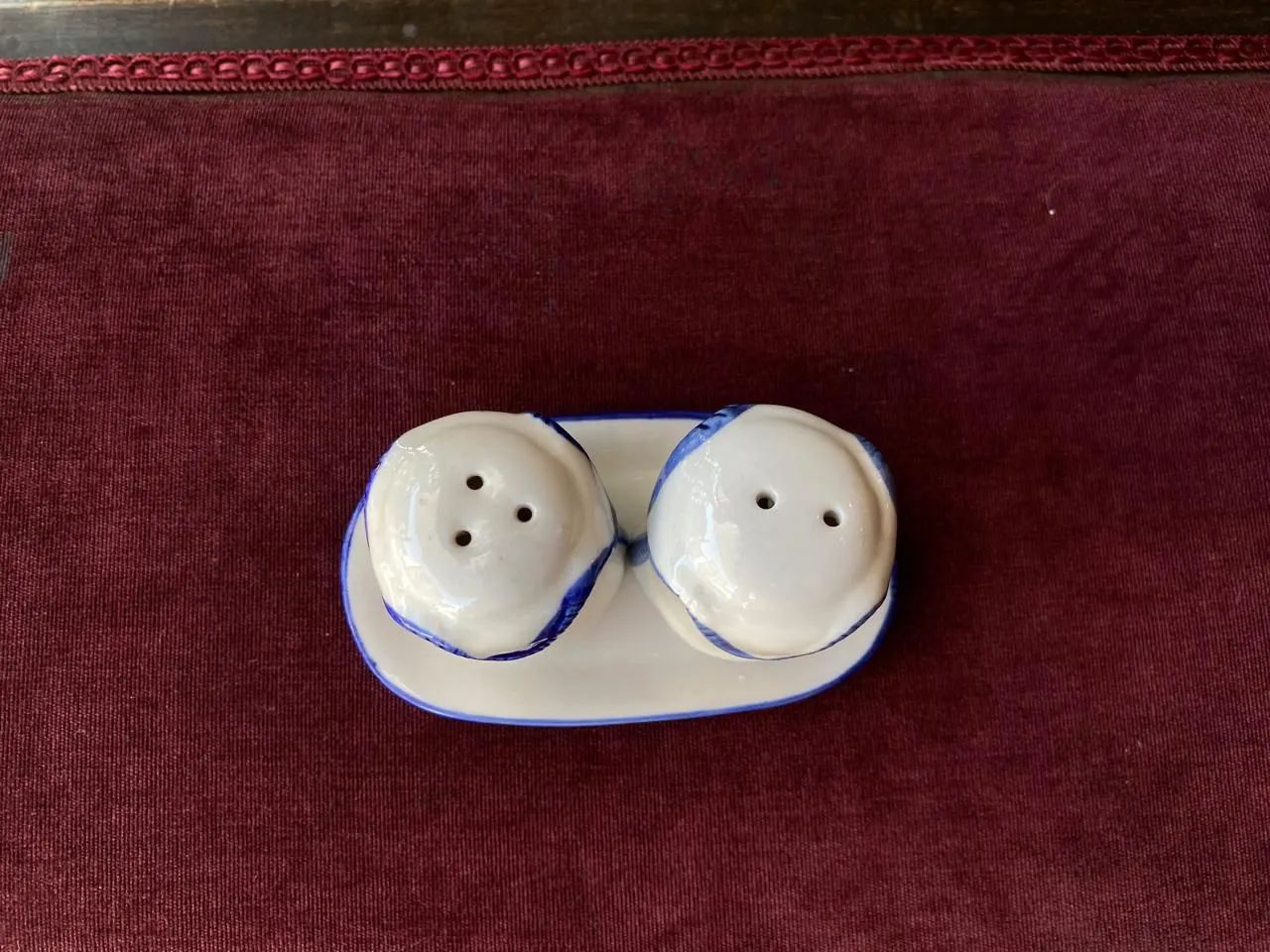 conjunto antigo saleiro e paliteiro em porcelana (ref:162) - Foto 2
