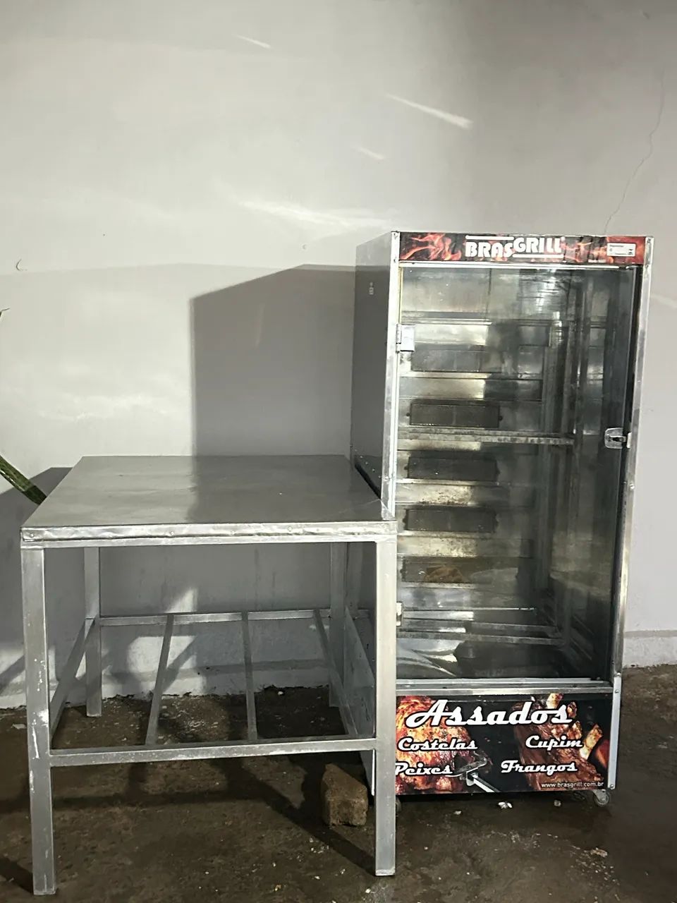 Máquina de assar frango + Mesa inox + 2 Caixa Plástica + utensílios  - Foto 3