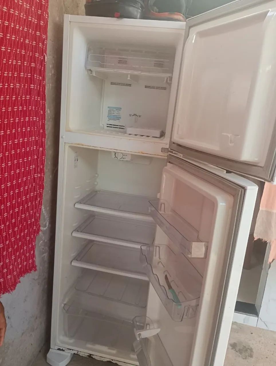 Vendo geladeira 