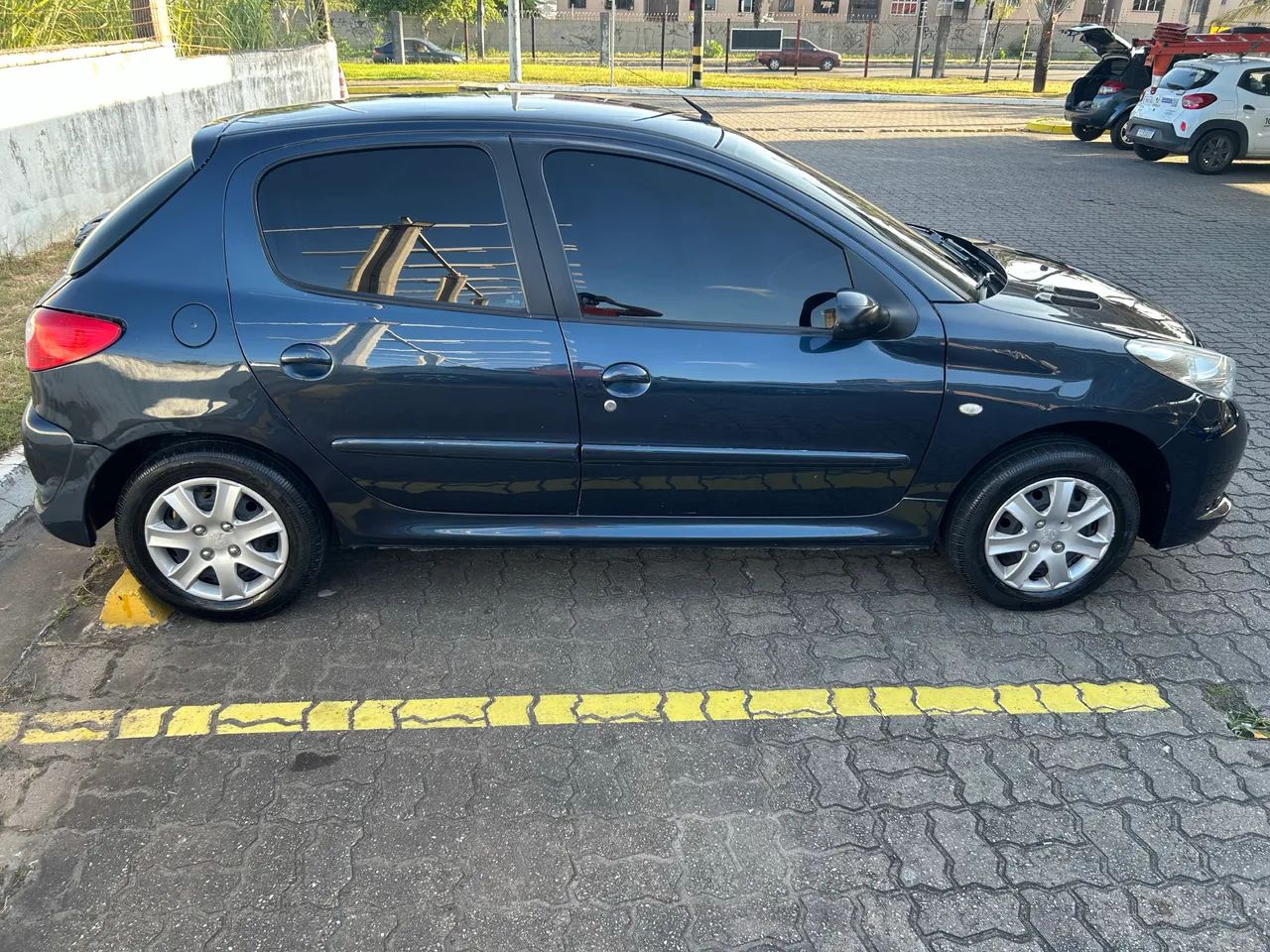 Peugeot 207 XR 1.4 Flex 8V 5P 2012 - Foto 12