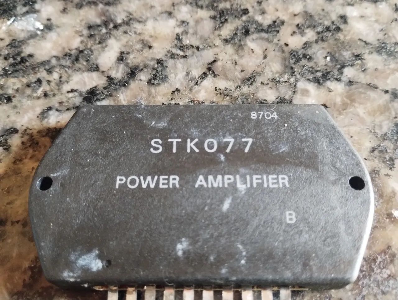 STK 077
