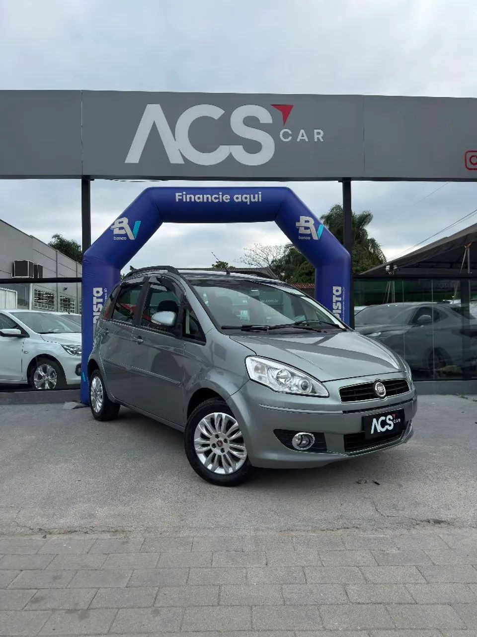 Fiat Idea Attractive 1.4 Fire Flex 8V 5P 2013