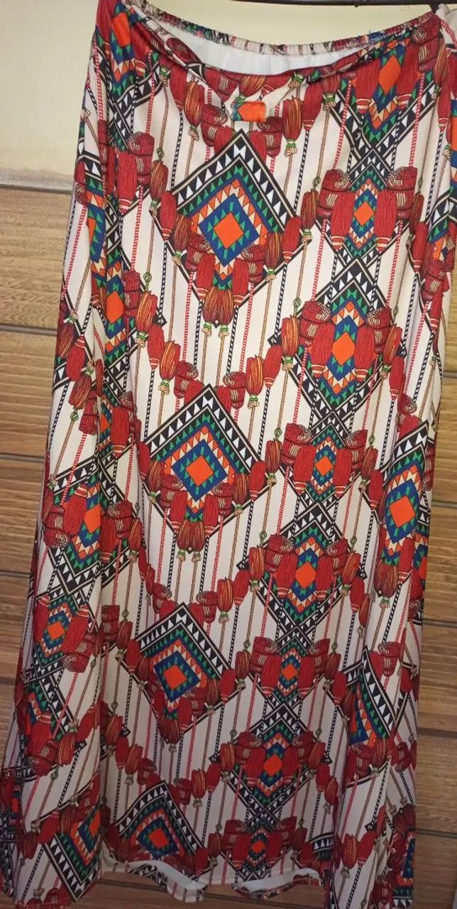 Conjunto de saia e blusa,85% poliamida e 15% elastano - Foto 2