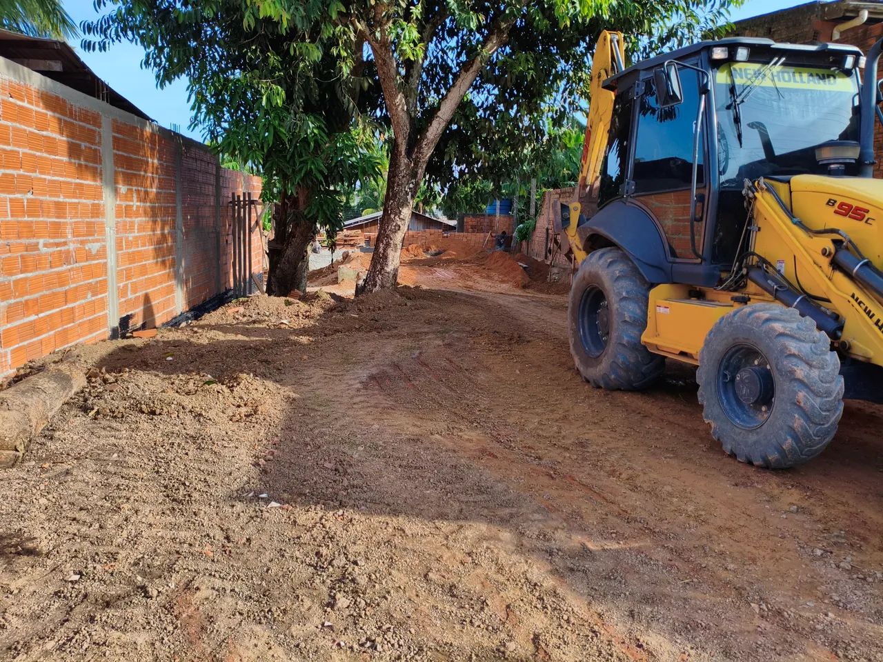 Aluga-se Retroescavadeira New Holland  - Foto 4