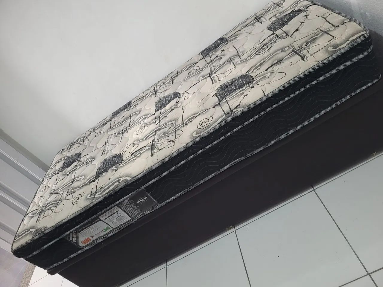 Cama box baú solteiro completa 900,00 
