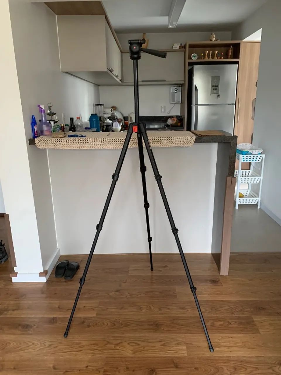 Tripé Manfrotto 728B (alumínio) - Foto 4