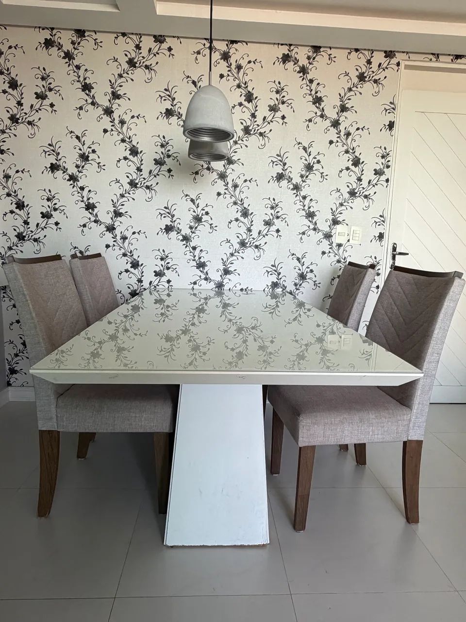Mesa de jantar + 4 cadeiras  - Foto 4