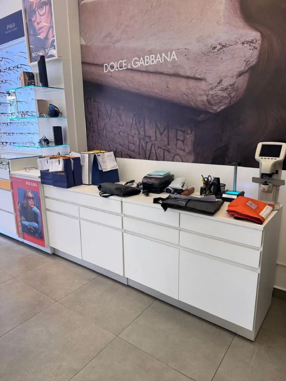 Armários de loja para Óticas  - Foto 2