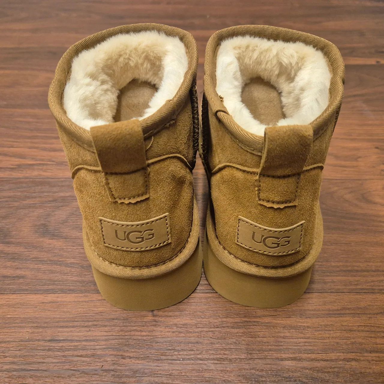 bota ugg classic ultra mini platform 37 - Foto 3