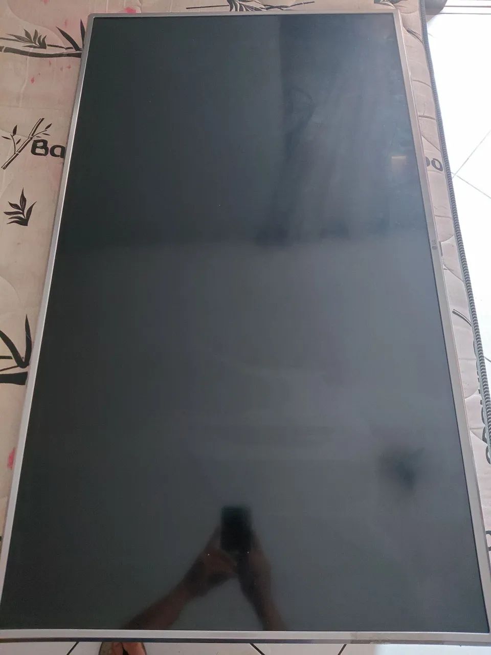 Vendo smart tv LG 50 polegadas  com tela quebrada 
