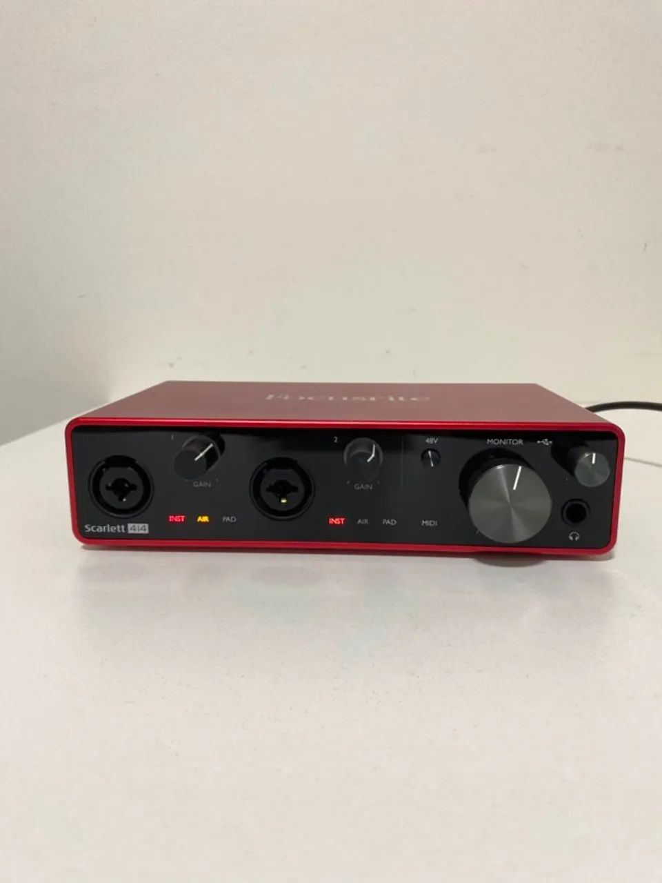 Interface de áudio Focusrite Scarlett 4i4 3° Geração