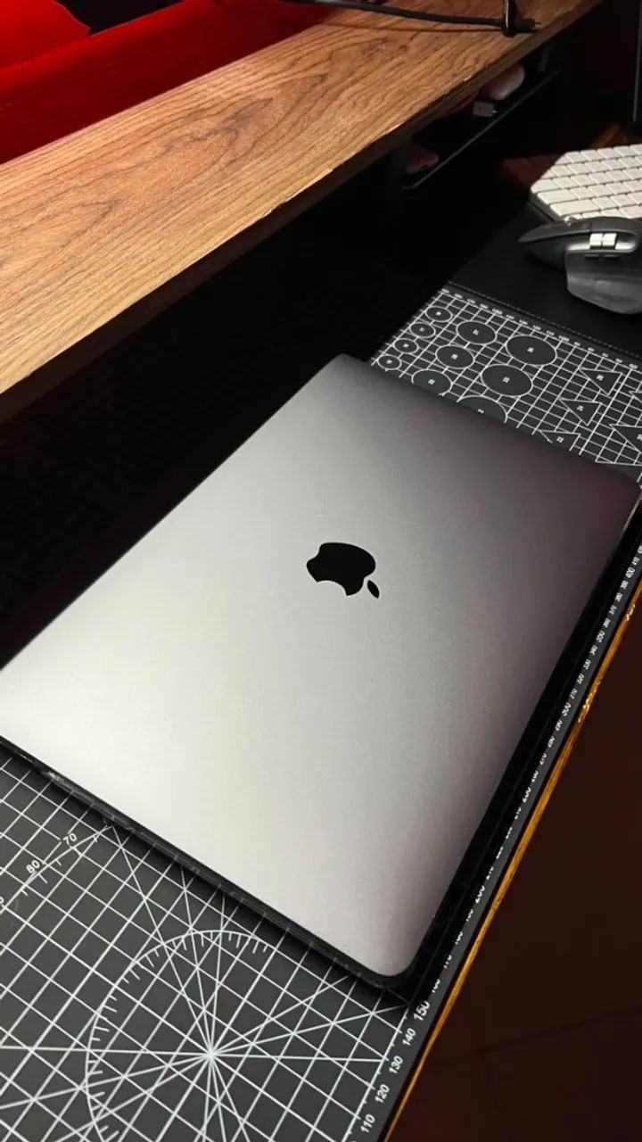 MacBook Pro M2 2023 