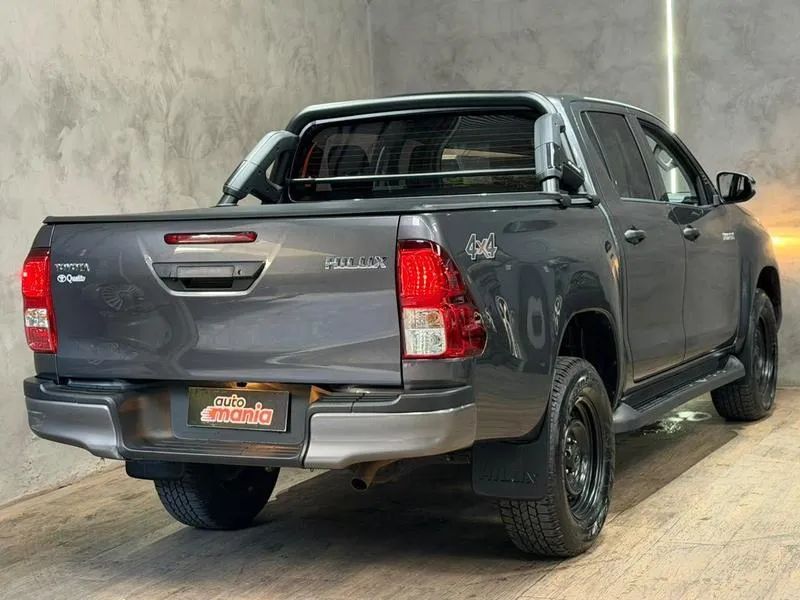 Toyota Hilux CD 4x4 2.8 Diesel Aut., foto 2 de 18