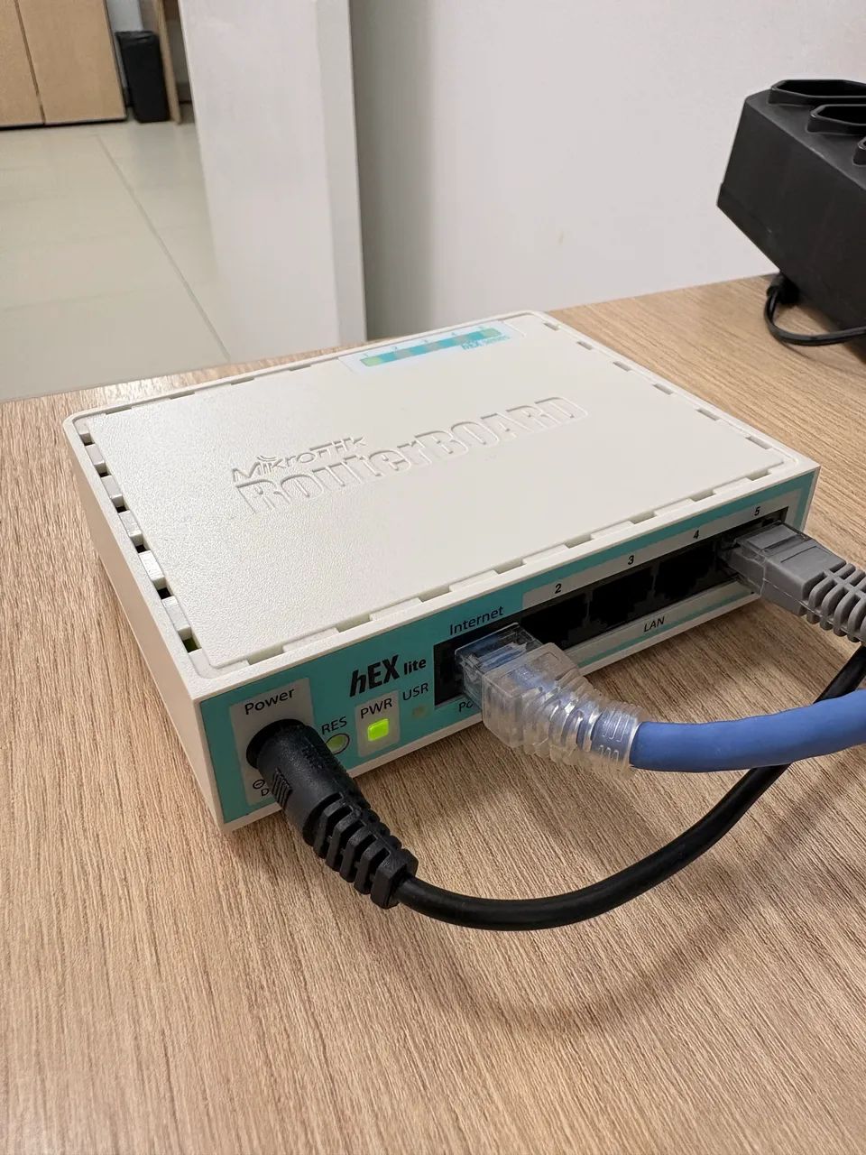 Mikrotik RB750r2
