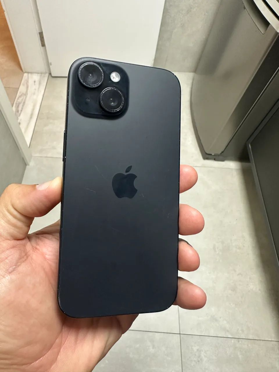 iPhone 15 com 256 Gb, preto, conservado.  - Foto 2