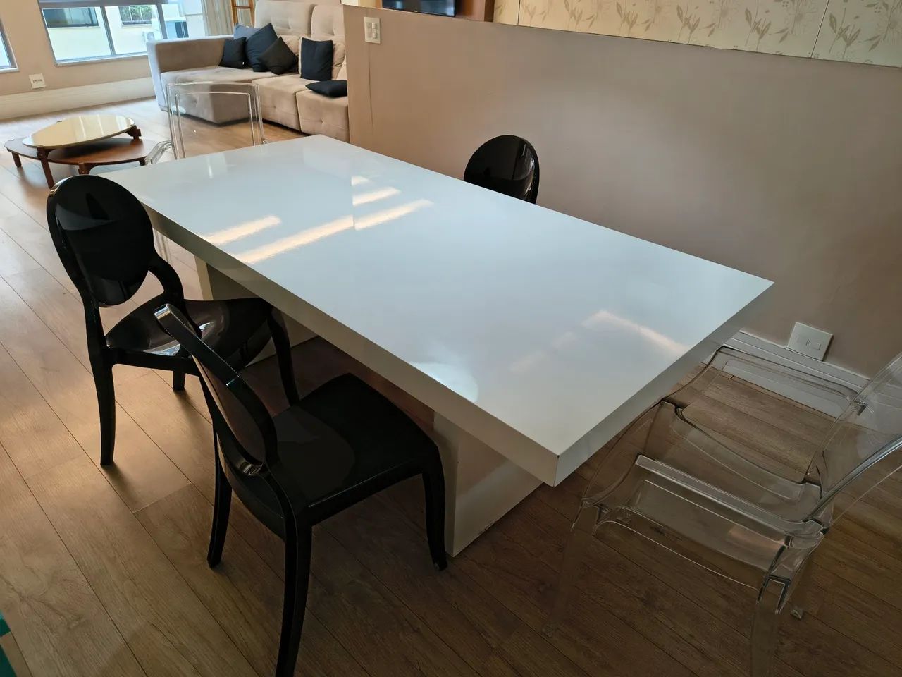 Mesa de jantar de madeira maciça  - Foto 3