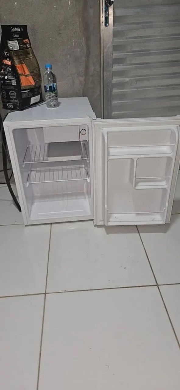 Frigobar Philco PFG85B 68 Litros Porta Reversível Branco - Foto 3