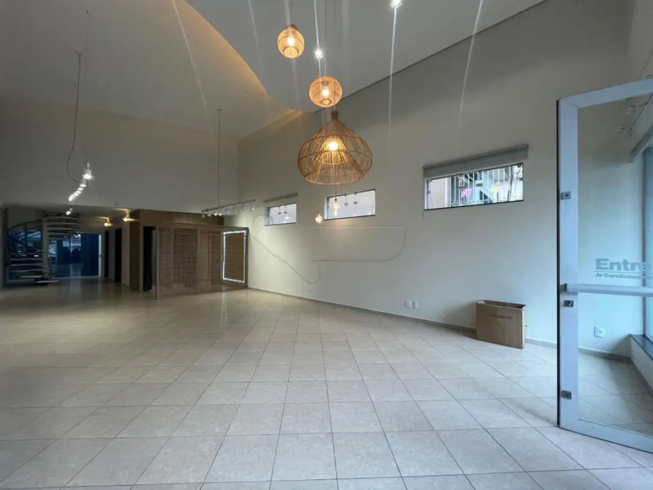 Salão comercial com 190,00 (m²)de área útil no Centro em Limeira. - Foto 2
