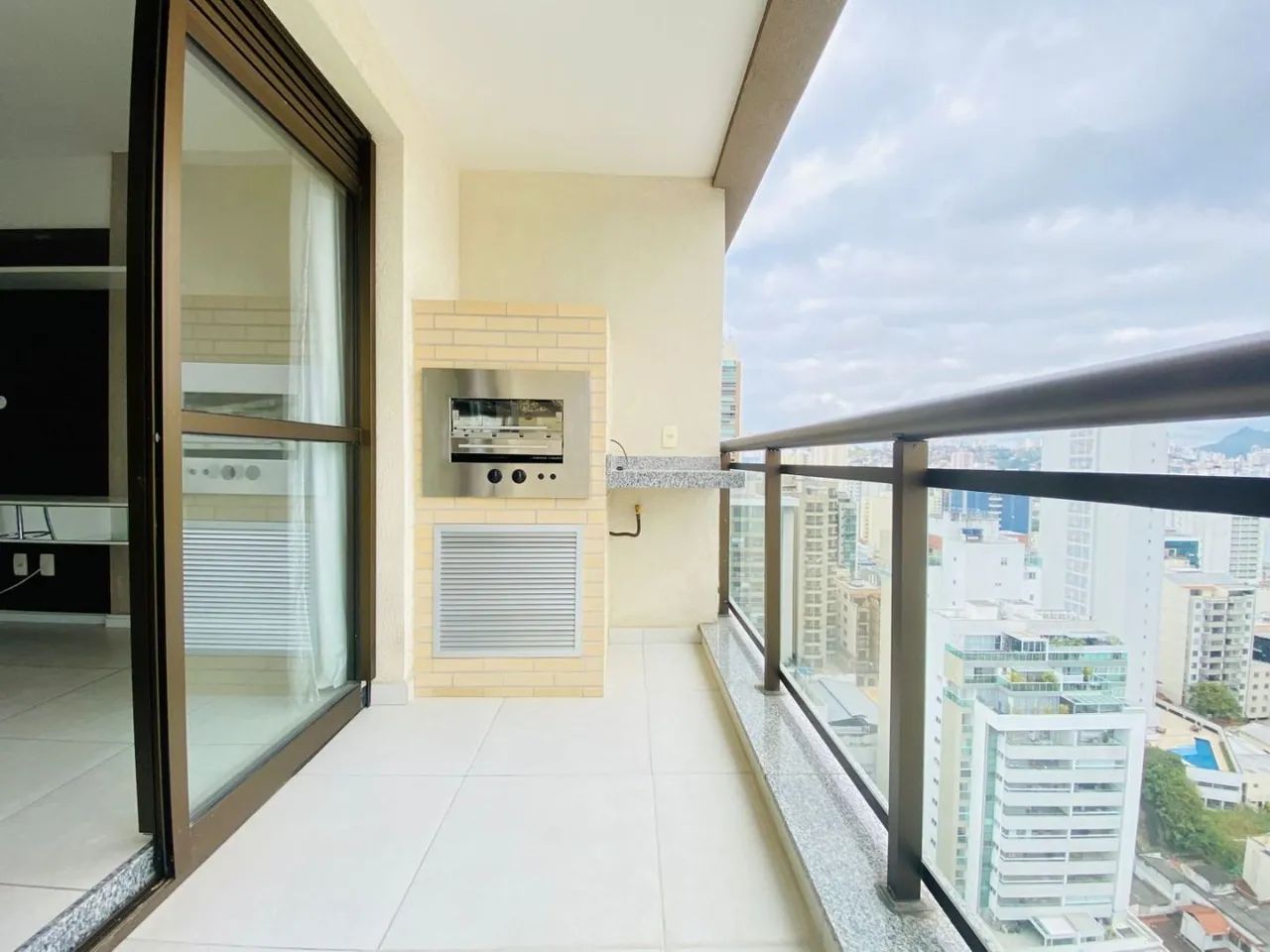 Apartamento com 1 dormitório para alugar, 60 m² por R$ 2.521,00/mês - Granbery - Juiz de F - Foto 3