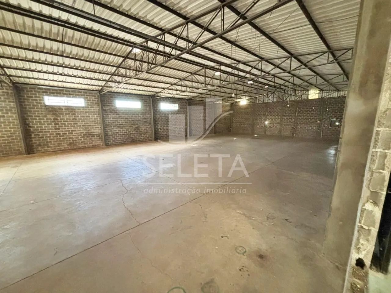 Barracão, Centro, CORBELIA - PR - Foto 3