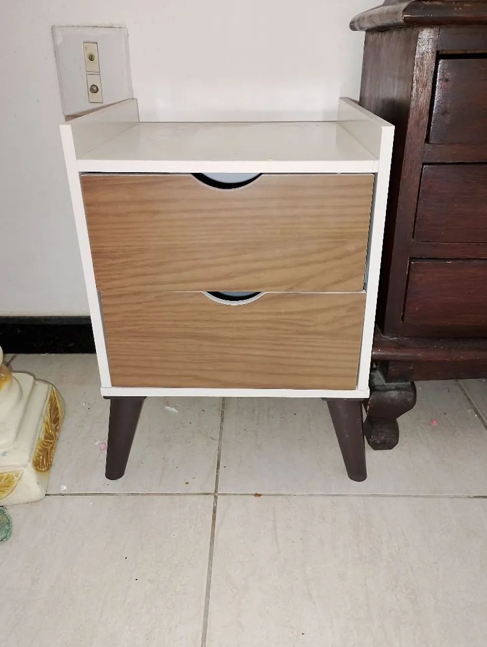 Mesa de cabeceira 2 gavetas