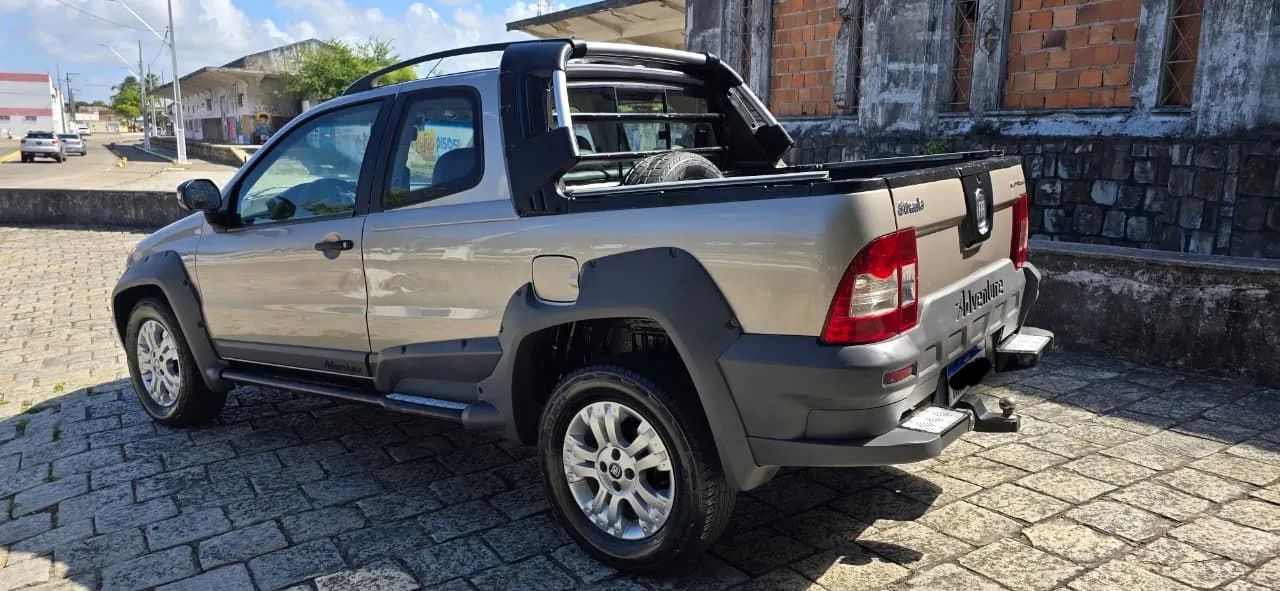 Fiat Strada Adventure1.8/ 1.8 Locker Flex CD 2012 - Foto 2