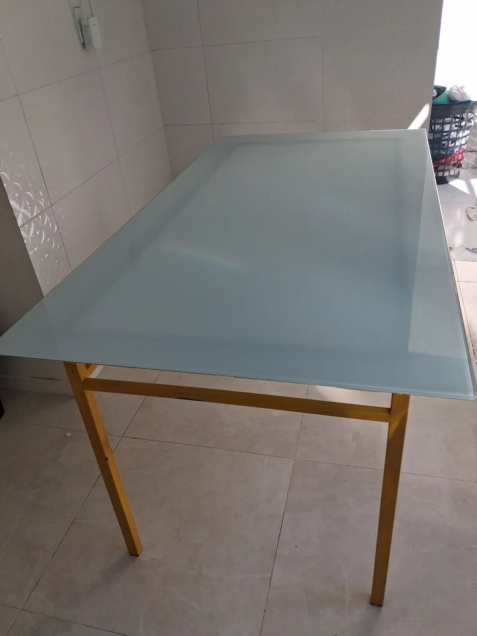Vendo linda Mesa de vidro