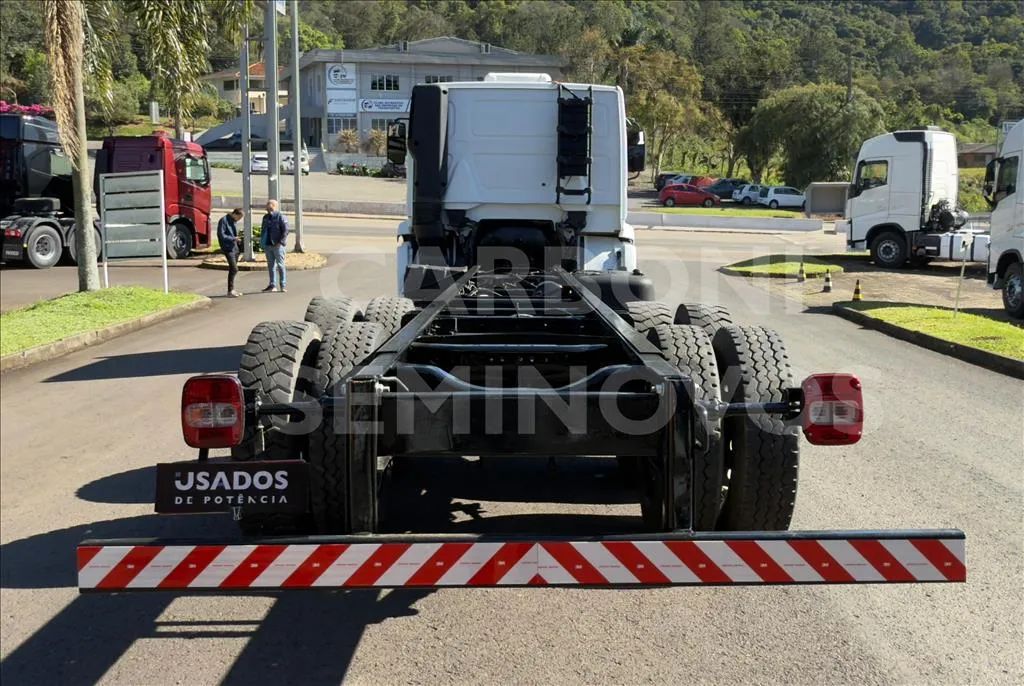 VOLKSWAGEN CONSTELLATION 24-280 CRM 6X2, ANO 2014/15 - Foto 4